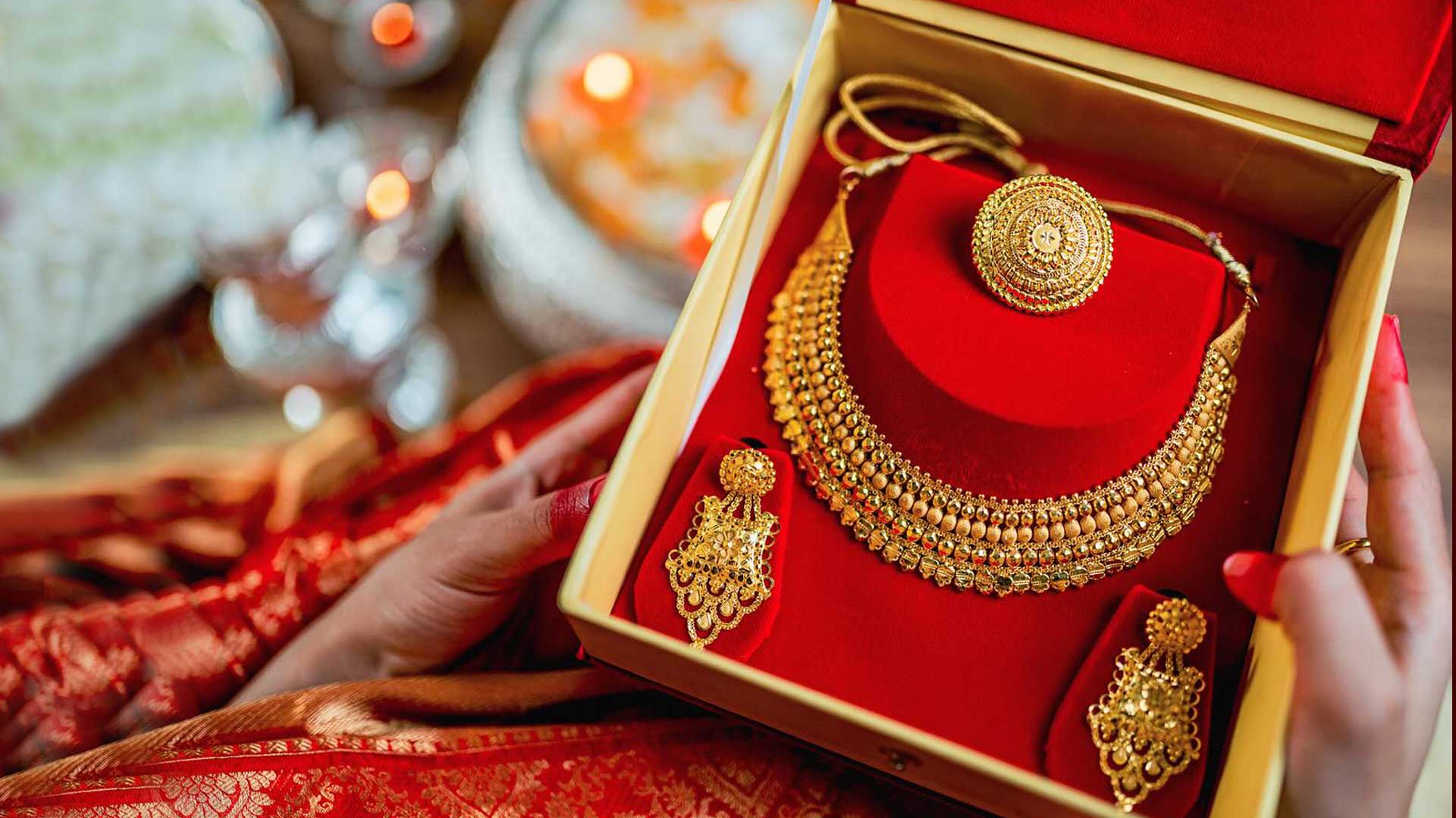 Marwari | Gold earrings designs, Nepali jewelry, Traditional earrings